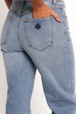 Abrand Mid Straight Jeans