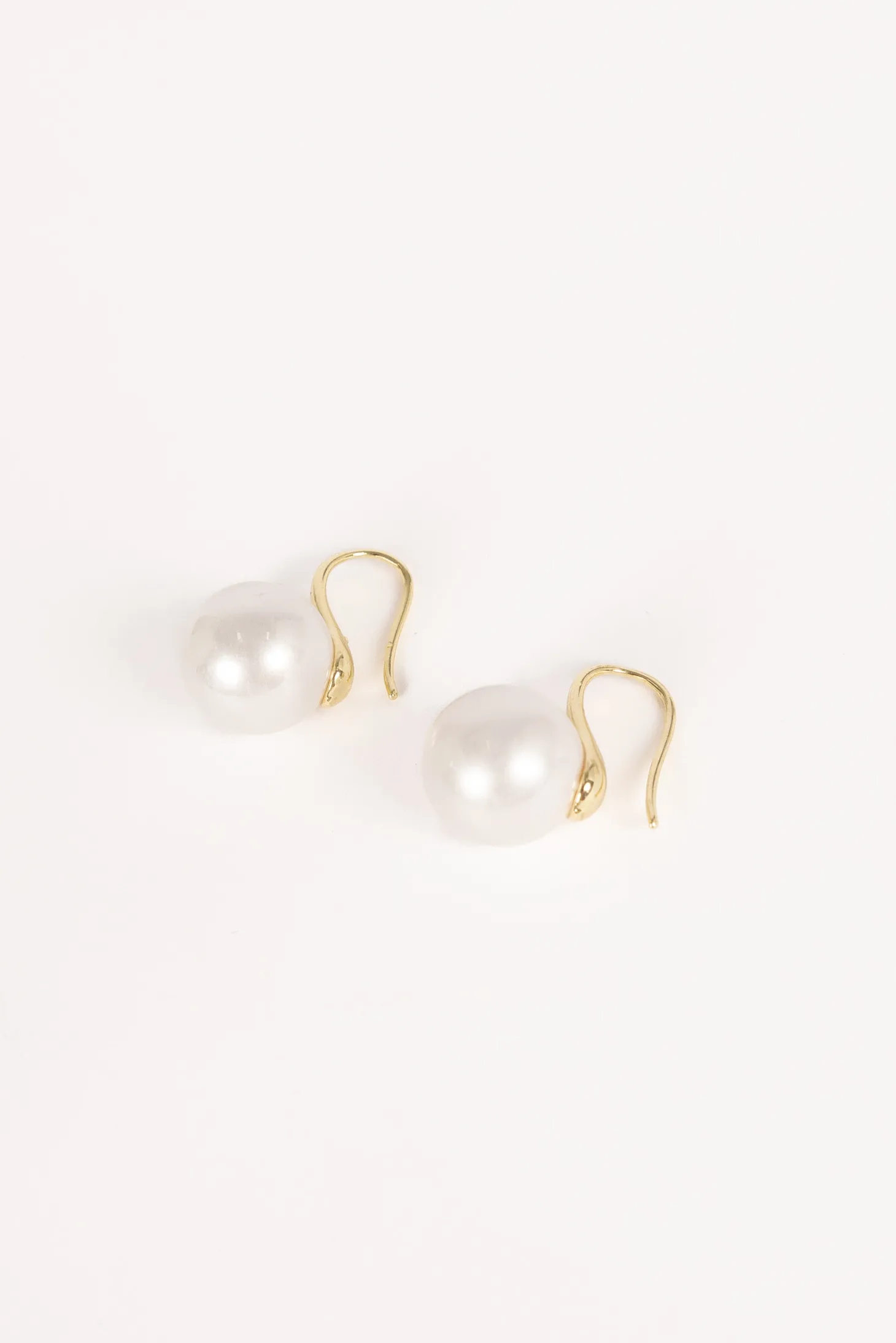 Daniella Pearl Earrings