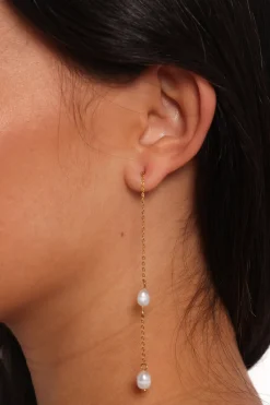 Este Pearl Drop Earrings