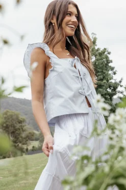 Fresca Tie Front Top