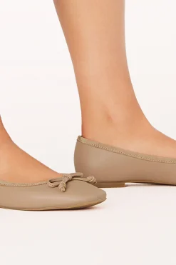 Isaiah Flats