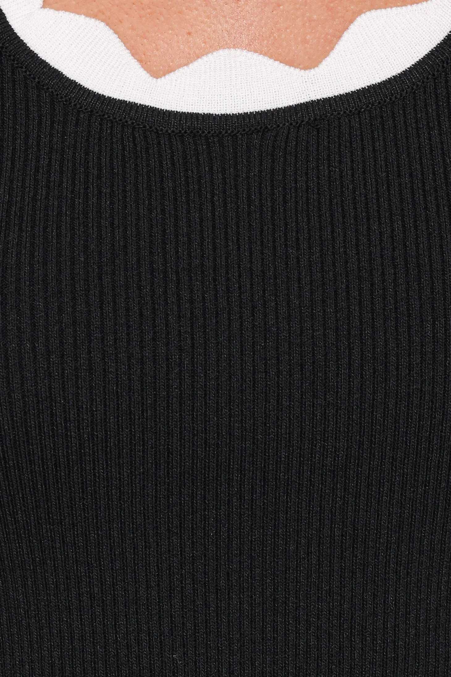 Johnson Scalloped Trim Tank