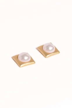 Kimmy Pearl Earrings