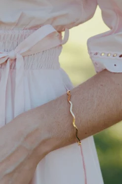 Layla Wave Bangle