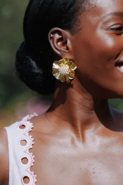 Lola Pearl Flower Earrings