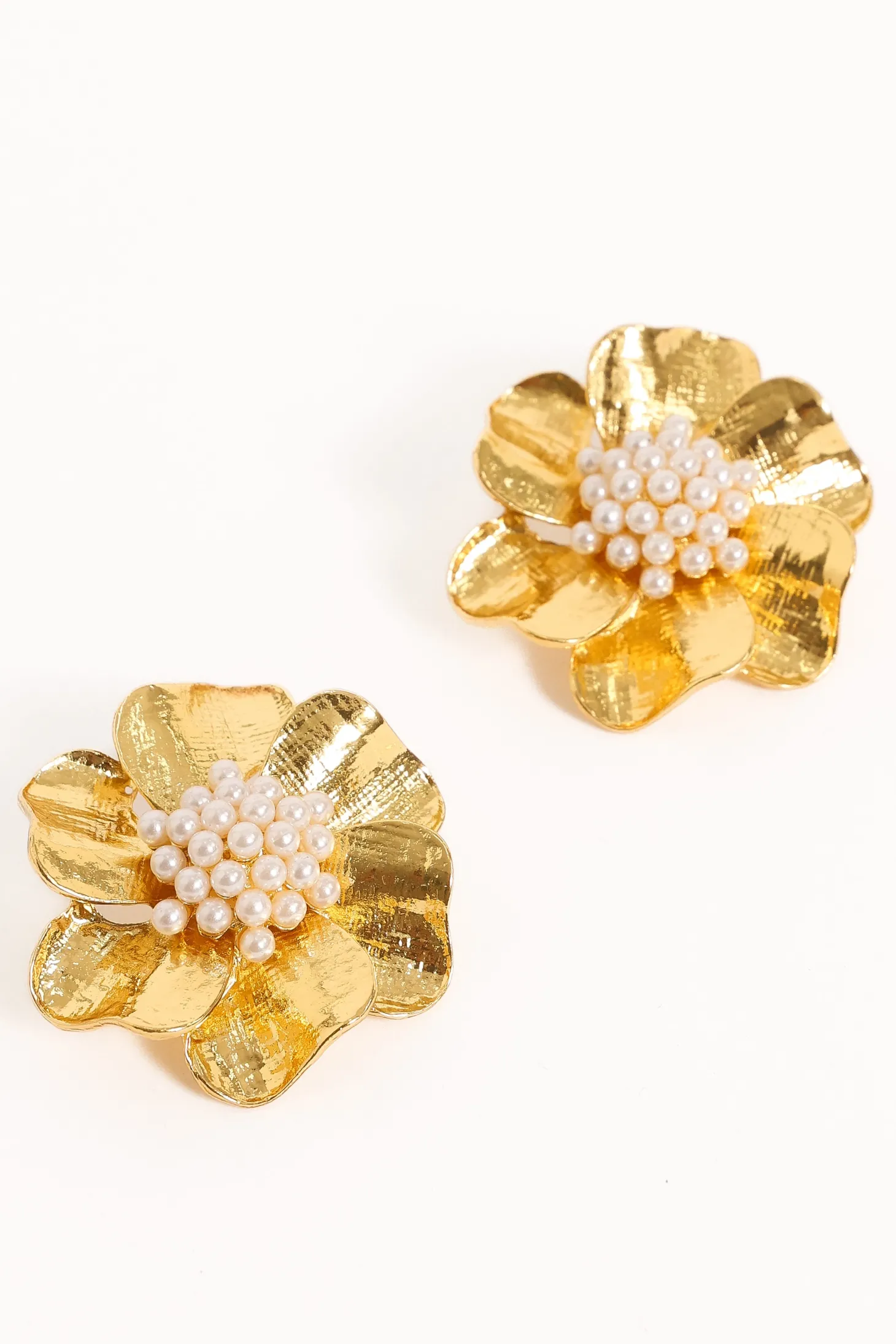 Lola Pearl Flower Earrings