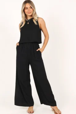 Marnie Set