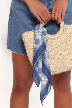 Nadia Scarf