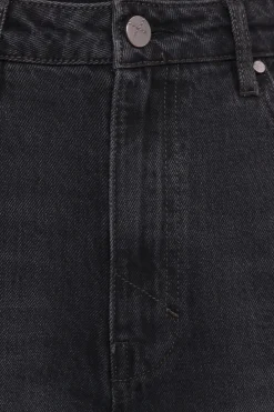 Taylor Barrel Leg Jean