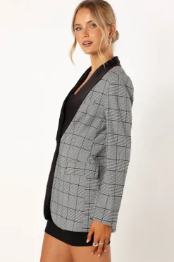 Veronica Contrast Lapel Blazer