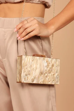 Vixxie Resin Clutch